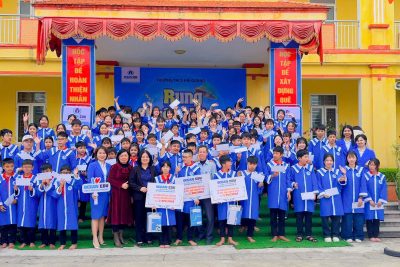 TRƯỜNG THCS HẢI QUANG RỰC RỠ SẮC MÀU “RUNG CHUÔNG VÀNG” NGOẠI NGỮ TRỞ THÀNH CẦU NỐI CỦA NIỀM TIN VÀ KHÁT VỌNG.